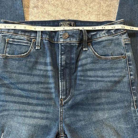 Abercrombie & Fitch, Simone High Rise Super Skinny. Size  27/4R - Picture 8 of 9